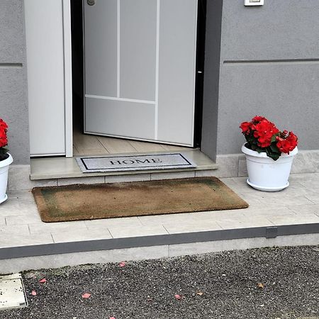 Grigio Perla Panigale, Villetta Con Giardino E Parcheggio Privato Fino A Tre Posti Auto - Un Oasi Di Tranqullita Bologna Exterior photo