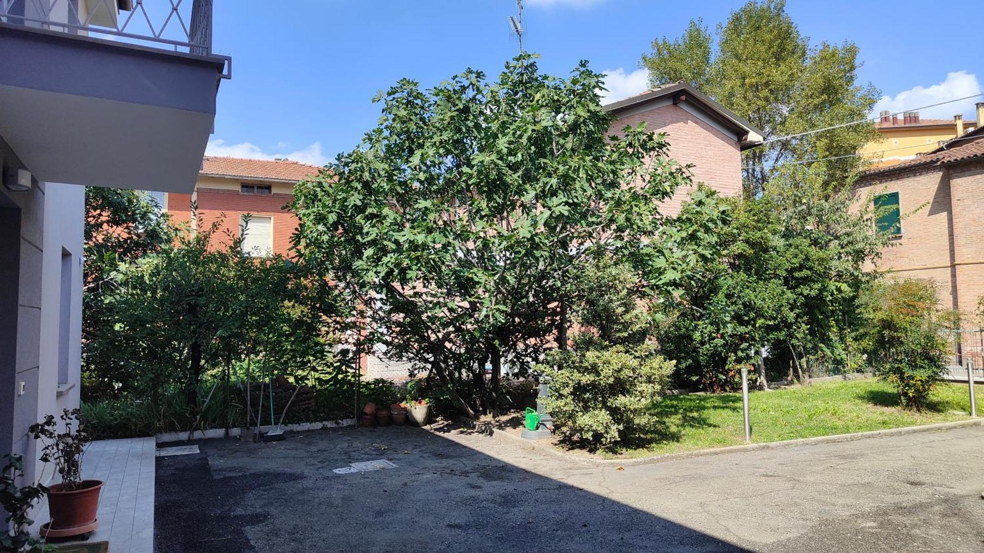 Grigio Perla Panigale, Villetta Con Giardino E Parcheggio Privato Fino A Tre Posti Auto - Un Oasi Di Tranqullita Bologna Exterior photo